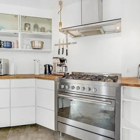 Stunning In With Wifi Apartment