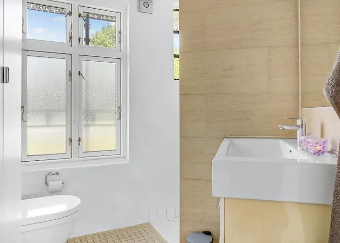 Stunning In With Wifi Lägenhet Højer