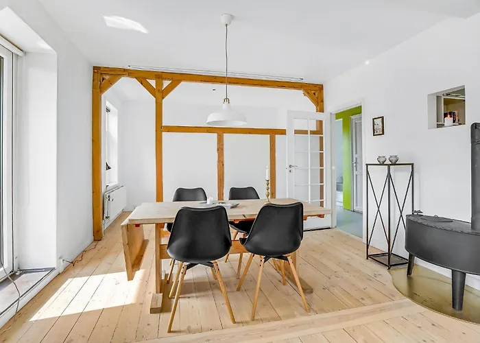 Stunning In With Wifi Lägenhet Højer